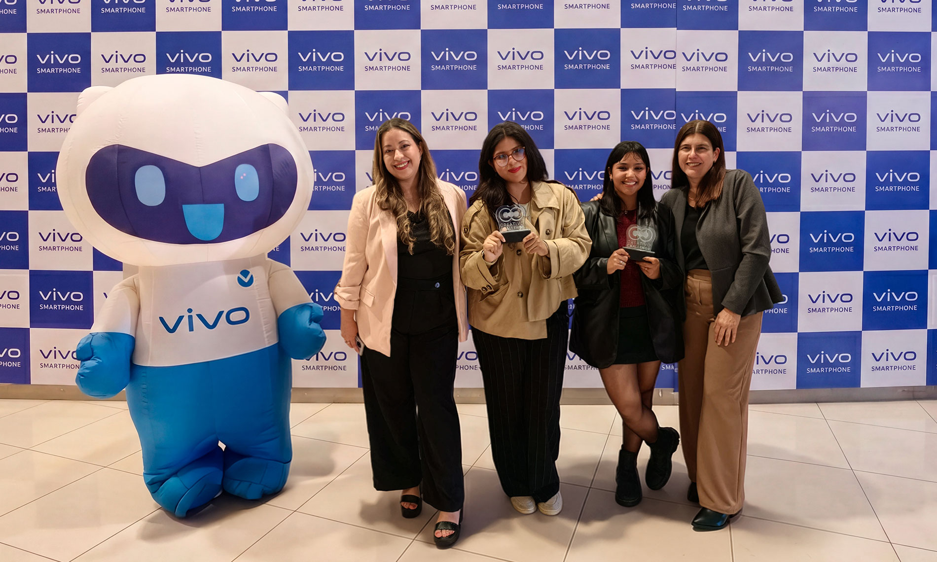 vivo impulsa el talento joven a través de un concurso creativo con estudiantes de la UPC