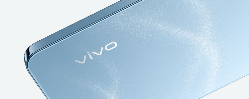 vivo Y38 5G en Azul Pacífico con marco metálico de alto brillo