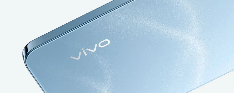 vivo Y38 5G en Azul Pacífico con marco metálico de alto brillo