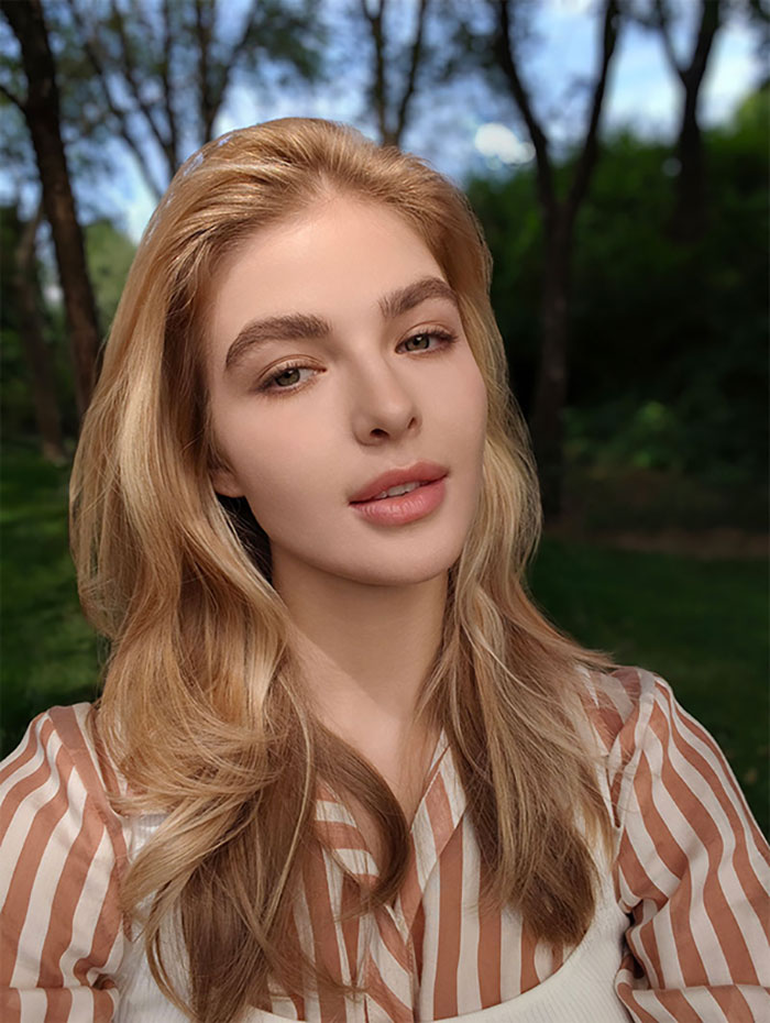 Yapay Zeka yüz kontürleme teknolojisine sahip vivo V40 ile çekilen fotoğraf örneği