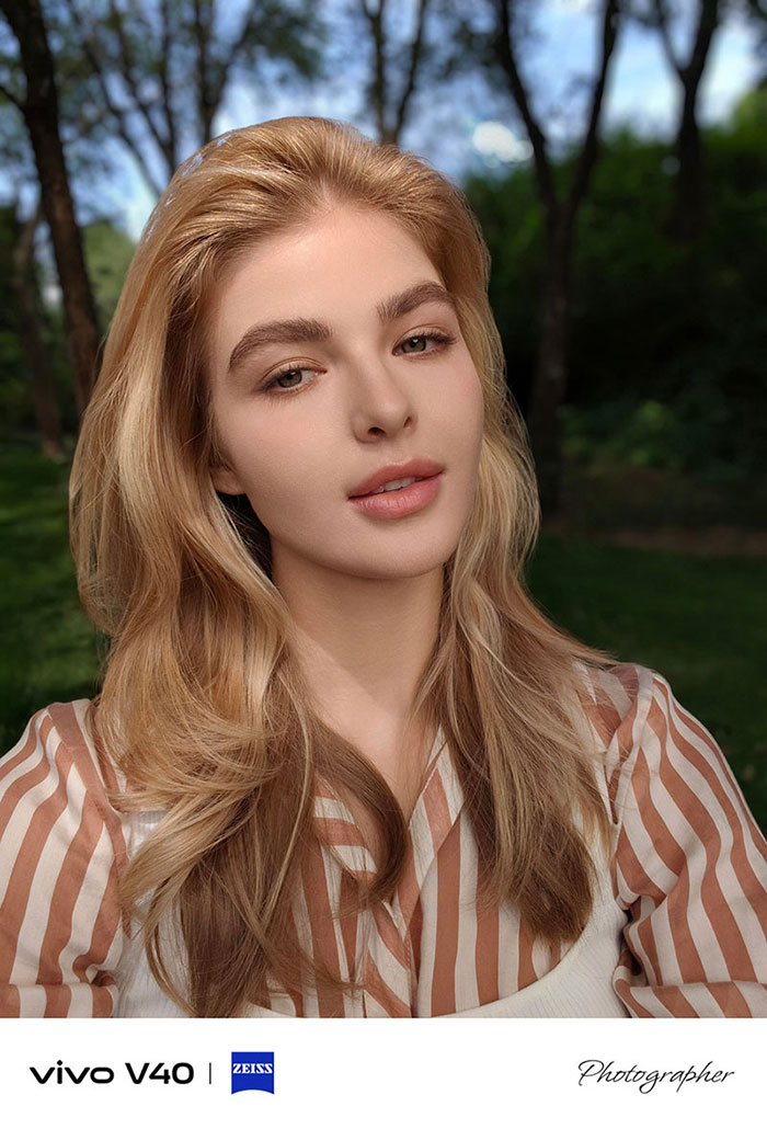 Muestra fotográfica del vivo V40 con tecnología de contorno facial por IA