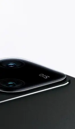 vivo V30 in color noble black with one-piece cloud step design