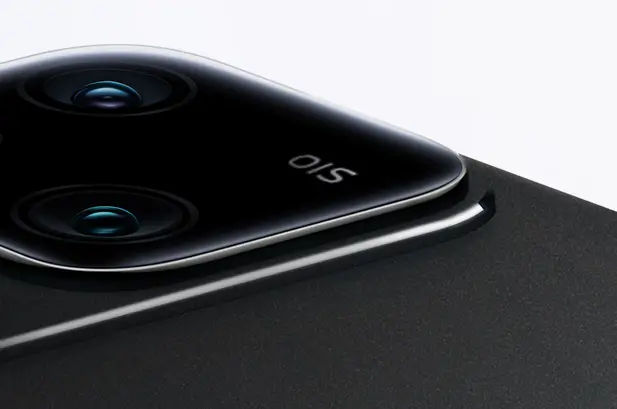 vivo V30 in color noble black with one-piece cloud step design