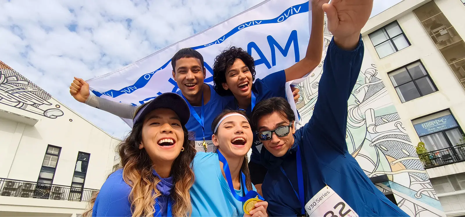 AI group portrait by vivo V30